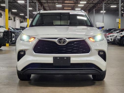 Blizzard Pearl 2021 Toyota Highlander XLE