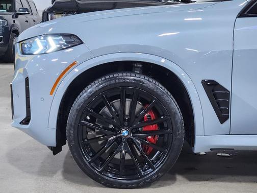 Gray 2024 BMW X5 M60i