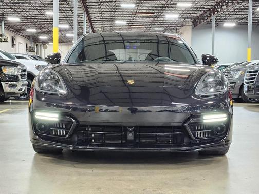 2019 Porsche Panamera GTS