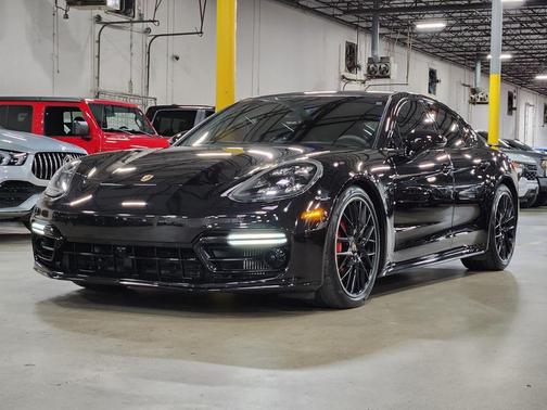 2019 Porsche Panamera GTS