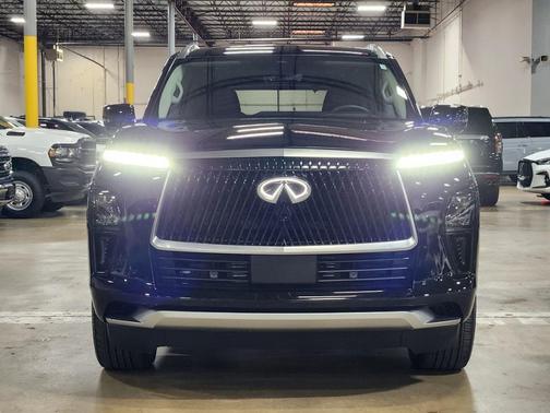 Black Obsidian 2025 INFINITI QX80 Luxe