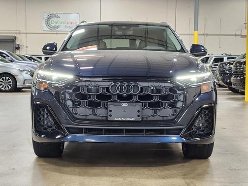 2025 Audi Q8 Premium Plus