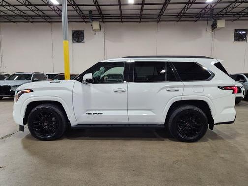 2023 Toyota Sequoia SR5