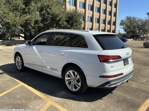 2023 Audi Q7 55 Premium Plus