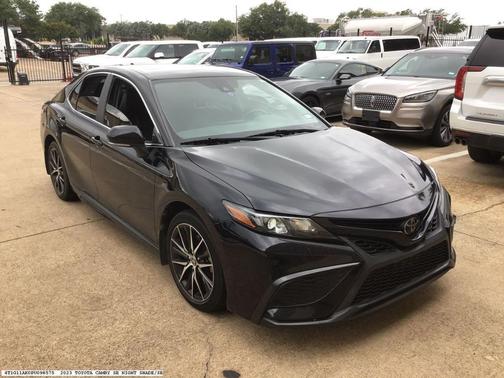 2023 Toyota Camry SE