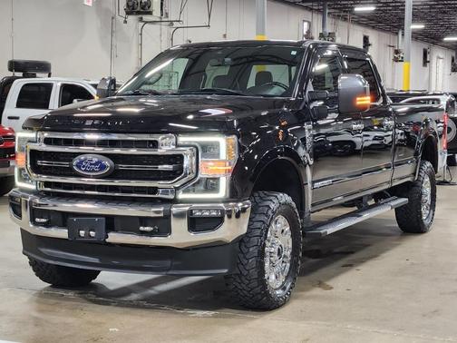 Black 2022 Ford F-350 Lariat Super Duty