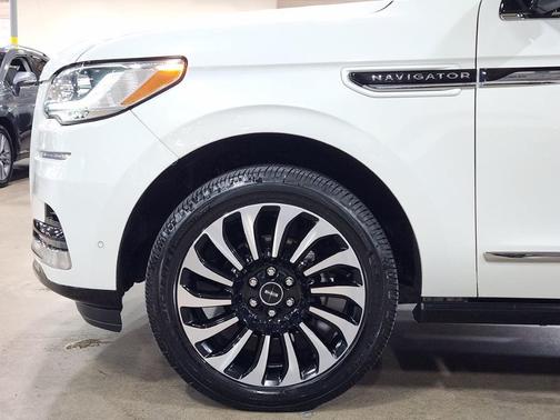 2022 Lincoln Navigator L Black Label