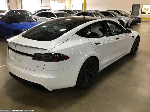 2022 Tesla Model S Plaid