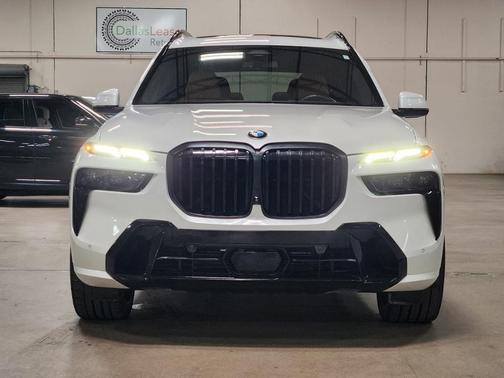 White 2023 BMW X7 xDrive40i