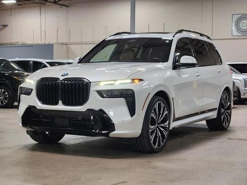 White 2023 BMW X7 xDrive40i