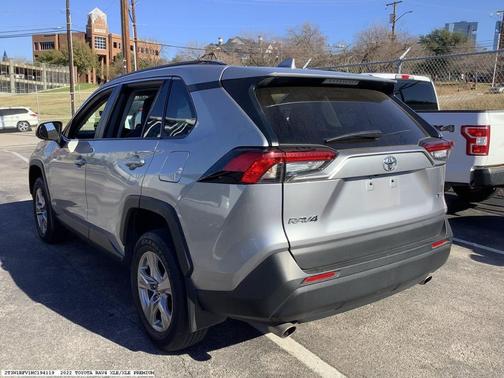 2022 Toyota RAV4 XLE