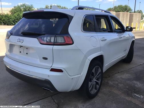 Bright White Clearcoat 2019 Jeep Cherokee Overland