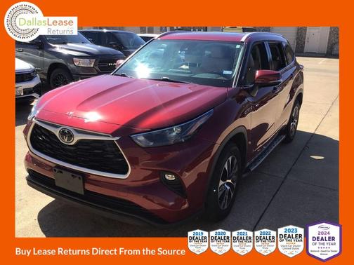 Red 2022 Toyota Highlander XLE