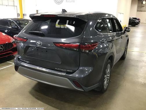Gray 2022 Toyota Highlander Platinum