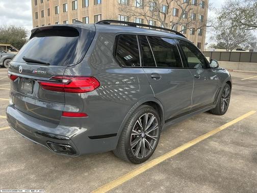 2022 BMW X7 M50i