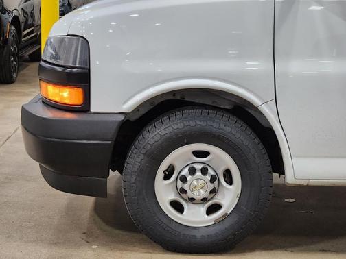 White 2021 Chevrolet Express 3500 Work Van