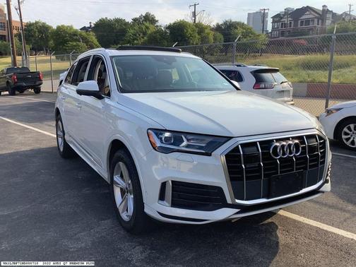 2022 Audi Q7 45 Premium Plus