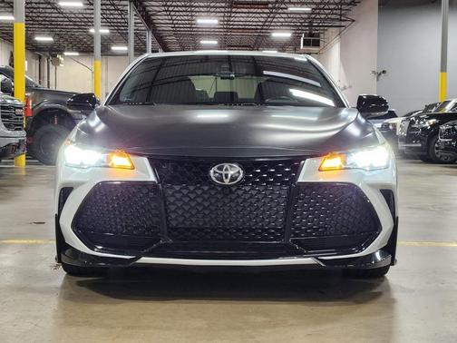 White 2020 Toyota Avalon TRD