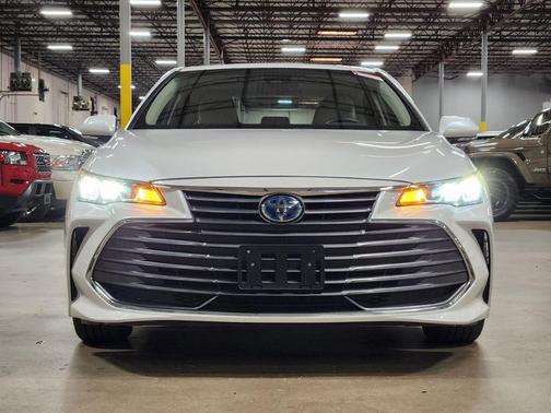 2021 Toyota Avalon Hybrid XLE