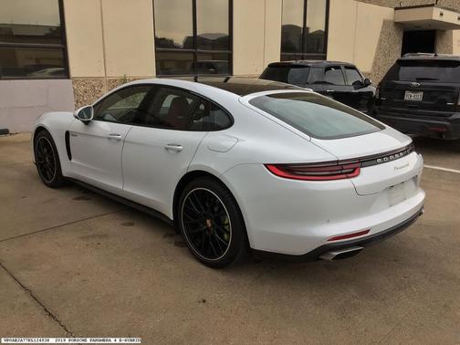2019 Porsche Panamera E-Hybrid 4