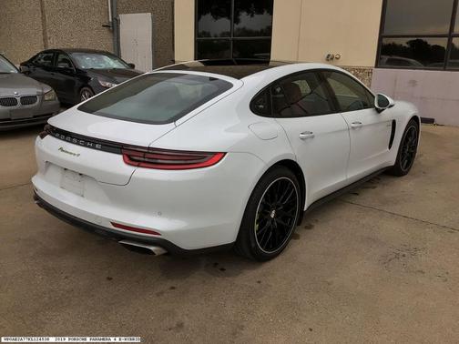 2019 Porsche Panamera E-Hybrid 4