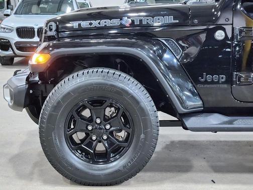 Black 2022 Jeep Gladiator Texas Trail