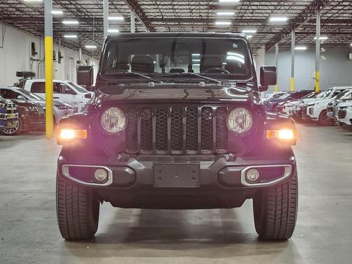 Black 2022 Jeep Gladiator Texas Trail