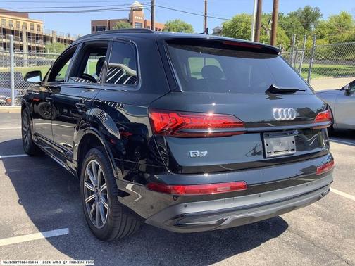 2024 Audi Q7 45 Premium Plus
