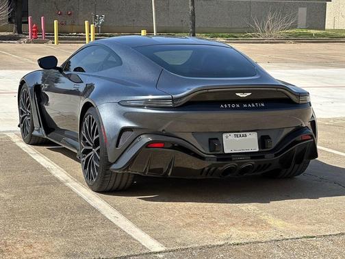 2023 Aston Martin Vantage Base