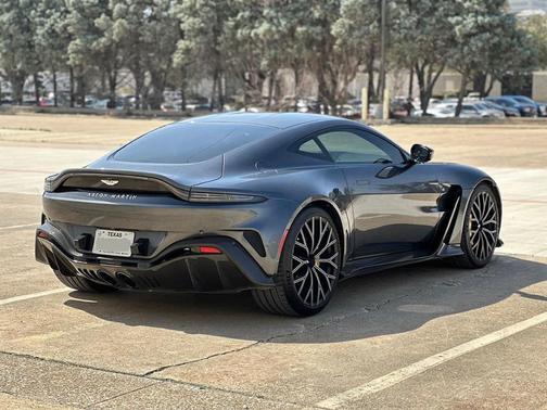 2023 Aston Martin Vantage Base