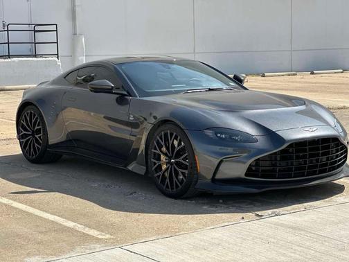 2023 Aston Martin Vantage Base