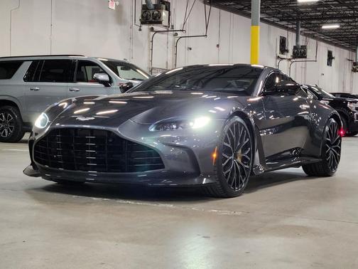 2023 Aston Martin Vantage Base
