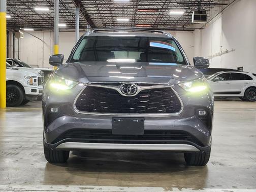 2022 Toyota Highlander Platinum
