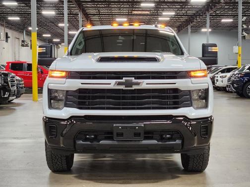 2024 Chevrolet Silverado 2500 Custom