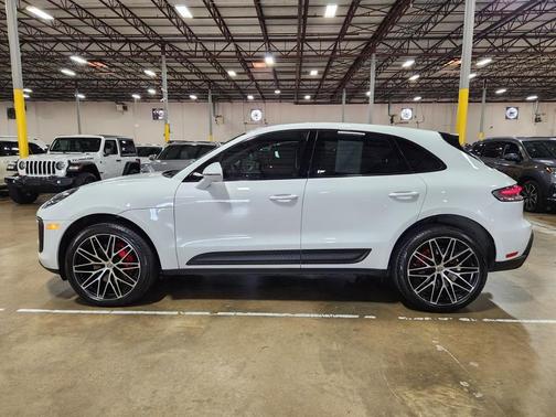 2022 Porsche Macan S
