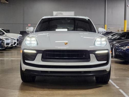 2022 Porsche Macan S