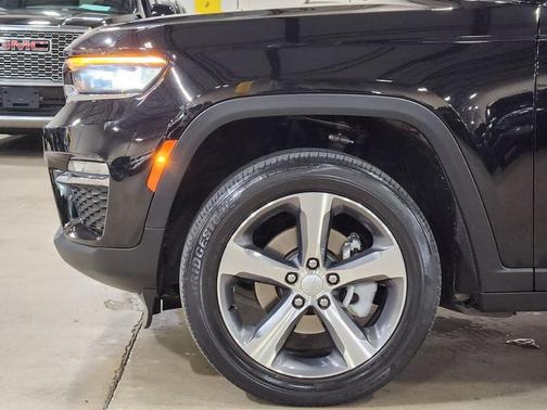 Black 2023 Jeep Grand Cherokee Limited