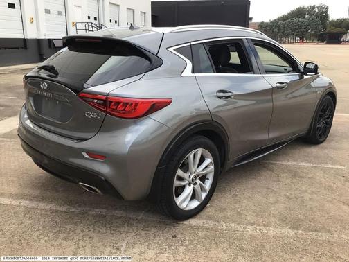 2018 INFINITI QX30 LUXE