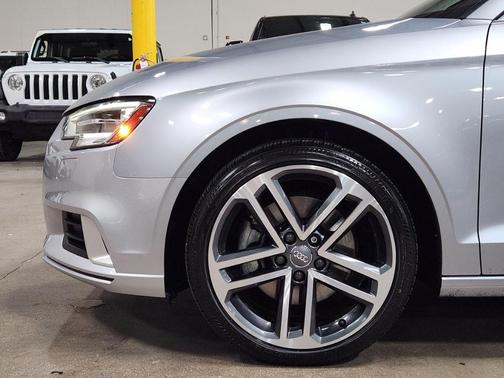 Florett Silver Metallic 2019 Audi A3 2.0T Premium