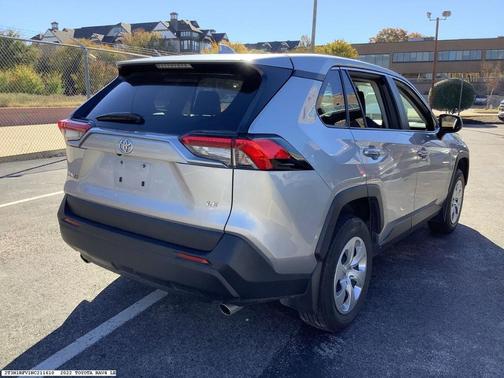 2022 Toyota RAV4 LE