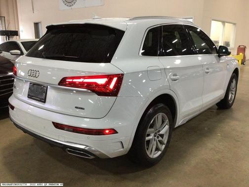 2022 Audi Q5 45 S line quattro Premium