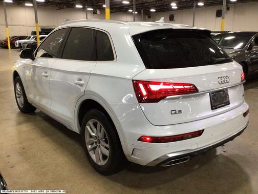 2022 Audi Q5 45 S line quattro Premium