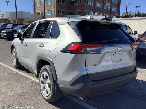 2022 Toyota RAV4 LE