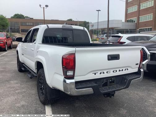 White 2022 Toyota Tacoma SR5