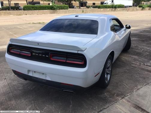 White 2019 Dodge Challenger SXT