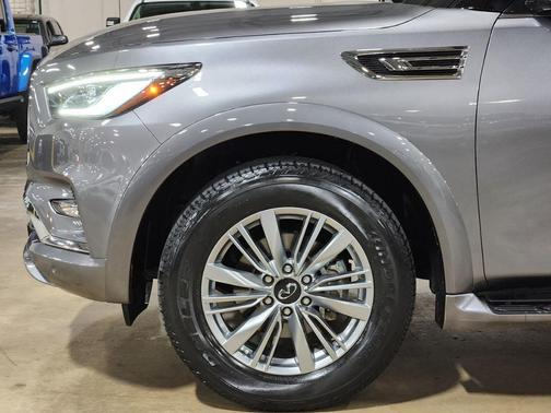 2021 INFINITI QX80 Luxe