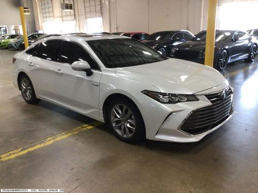 2021 Toyota Avalon Hybrid XLE
