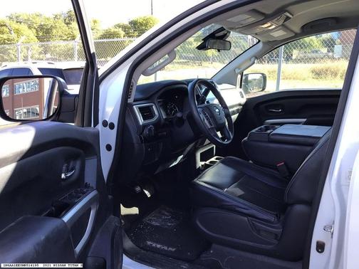 2021 Nissan Titan SV