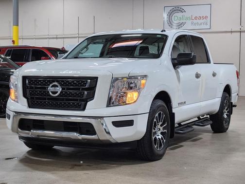 2021 Nissan Titan SV