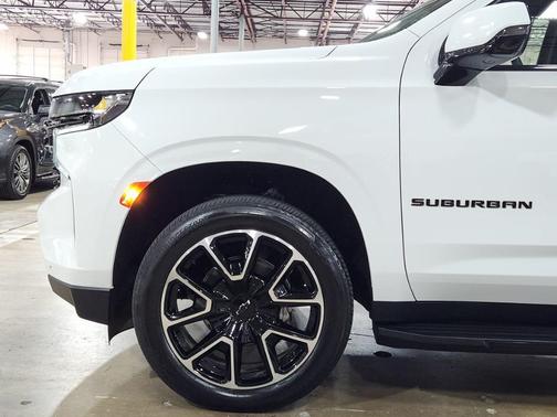2023 Chevrolet Suburban RST